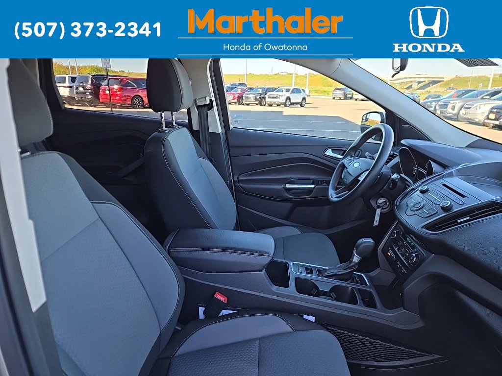 Used 2017 Ford Escape SE w/ SE Cold Weather Package AWD/4WD image 19