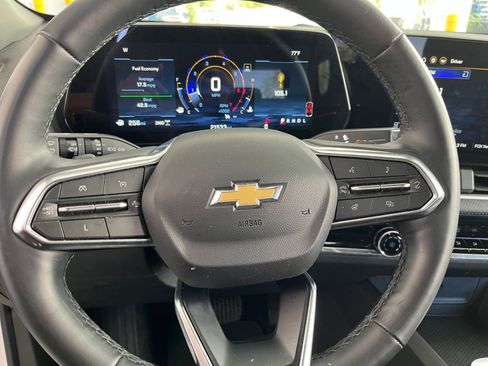 Used 2025 Chevrolet Equinox LT image 28