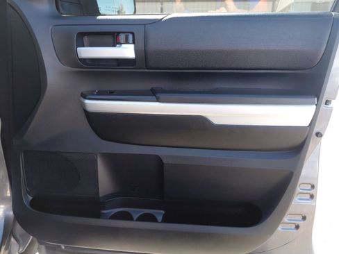 Used 2017 Toyota Tundra SR5 w/ SR5 Upgrade Package image 30