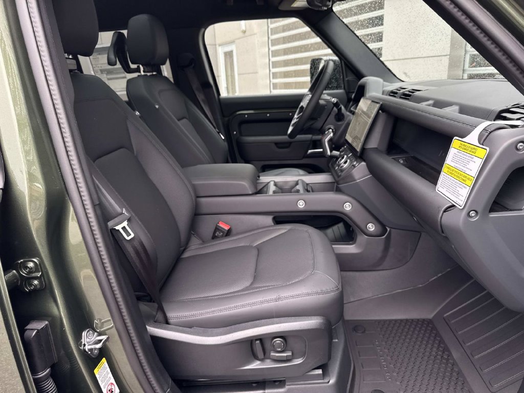 New 2026 Land Rover Defender 110 S AWD/4WD image 9