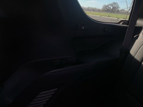 Used 2021 Chevrolet Tahoe Z71 w/ Z71 Off-Road Package image 53