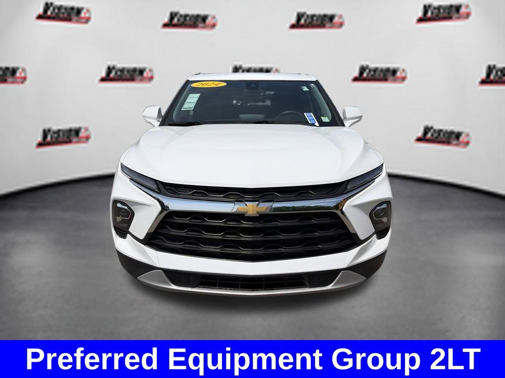 Used 2024 Chevrolet Blazer LT w/ Convenience Package FWD image 2