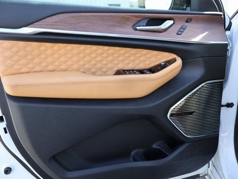 Used 2022 Jeep Grand Cherokee Summit w/ Advanced Protech Group IV image 17