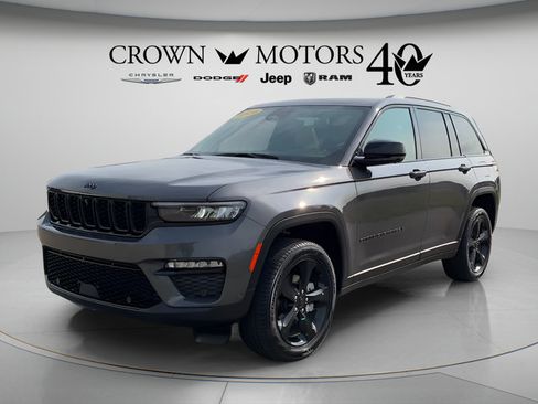 Used 2025 Jeep Grand Cherokee Limited w/ Luxury Tech Group II AWD/4WD image 1