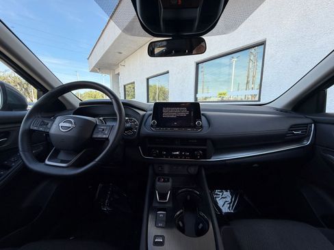 Used 2025 Nissan Rogue SV FWD image 35