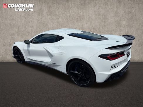 New 2026 Chevrolet Corvette E-Ray w/ Stealth Interior Trim Package AWD/4WD image 12