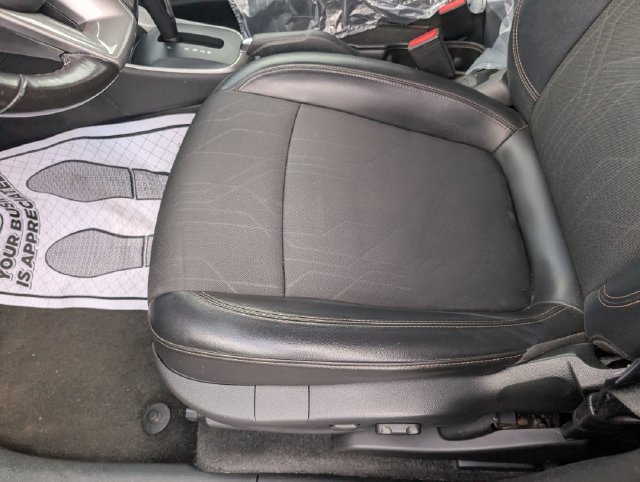 Used 2019 Chevrolet Trax LT w/ LT Convenience Package FWD image 18