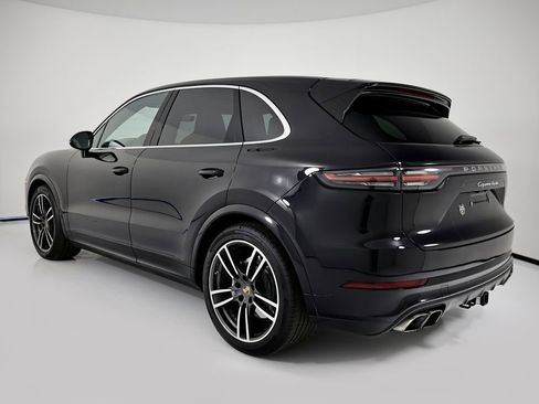 Certified 2022 Porsche Cayenne Turbo AWD/4WD image 3