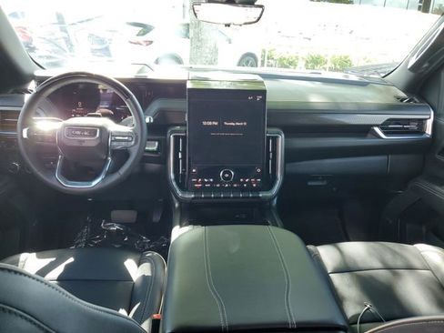 Used 2025 GMC Yukon Elevation w/ Elevation Premium Package image 11