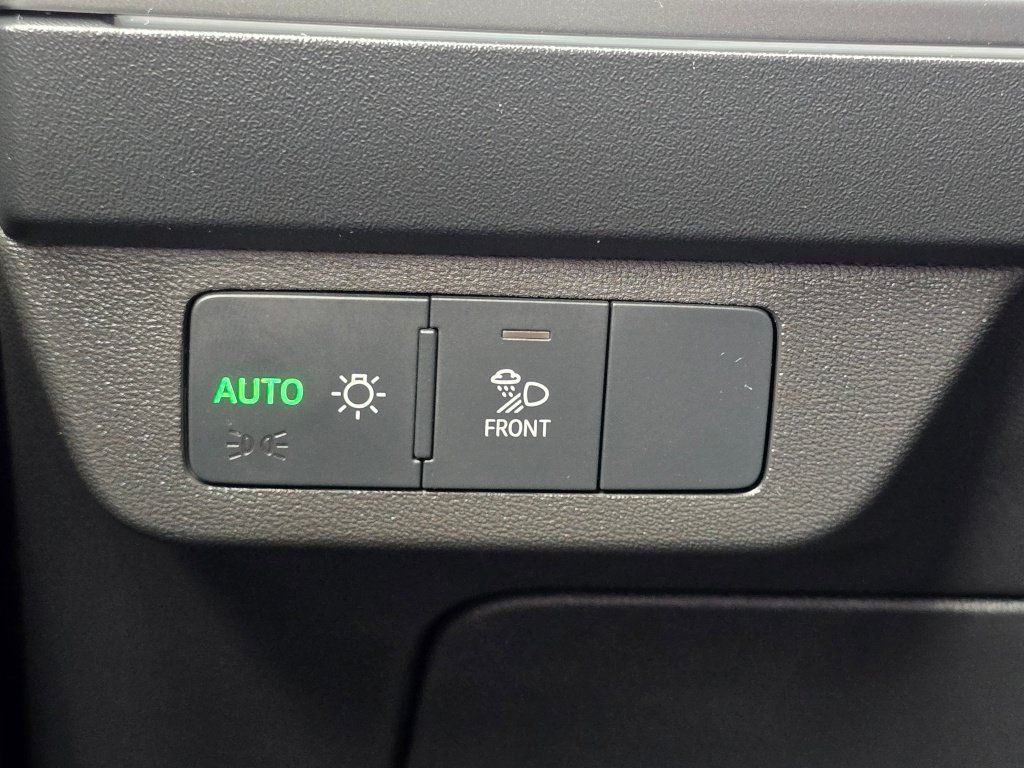 Used 2023 Audi Q4 e-tron Prestige AWD/4WD image 42