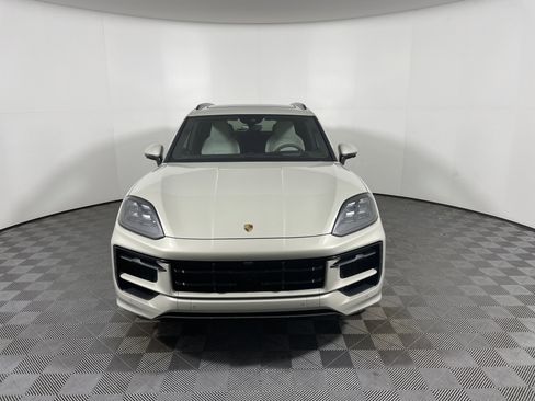 Used 2025 Porsche Cayenne GTS AWD/4WD image 10