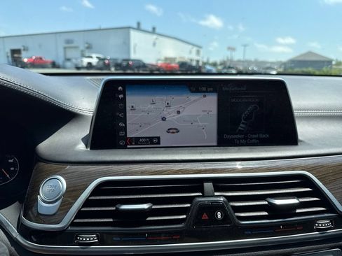 Used 2019 BMW 740e xDrive AWD/4WD image 13