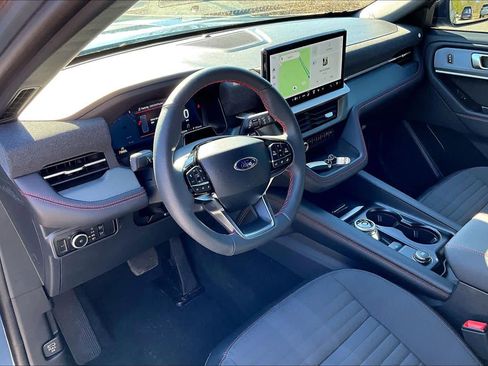 Used 2025 Ford Explorer ST-Line w/ Premium Package image 17