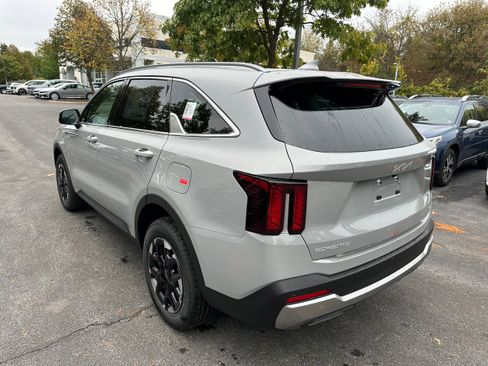 New 2026 Kia Sorento S image 7