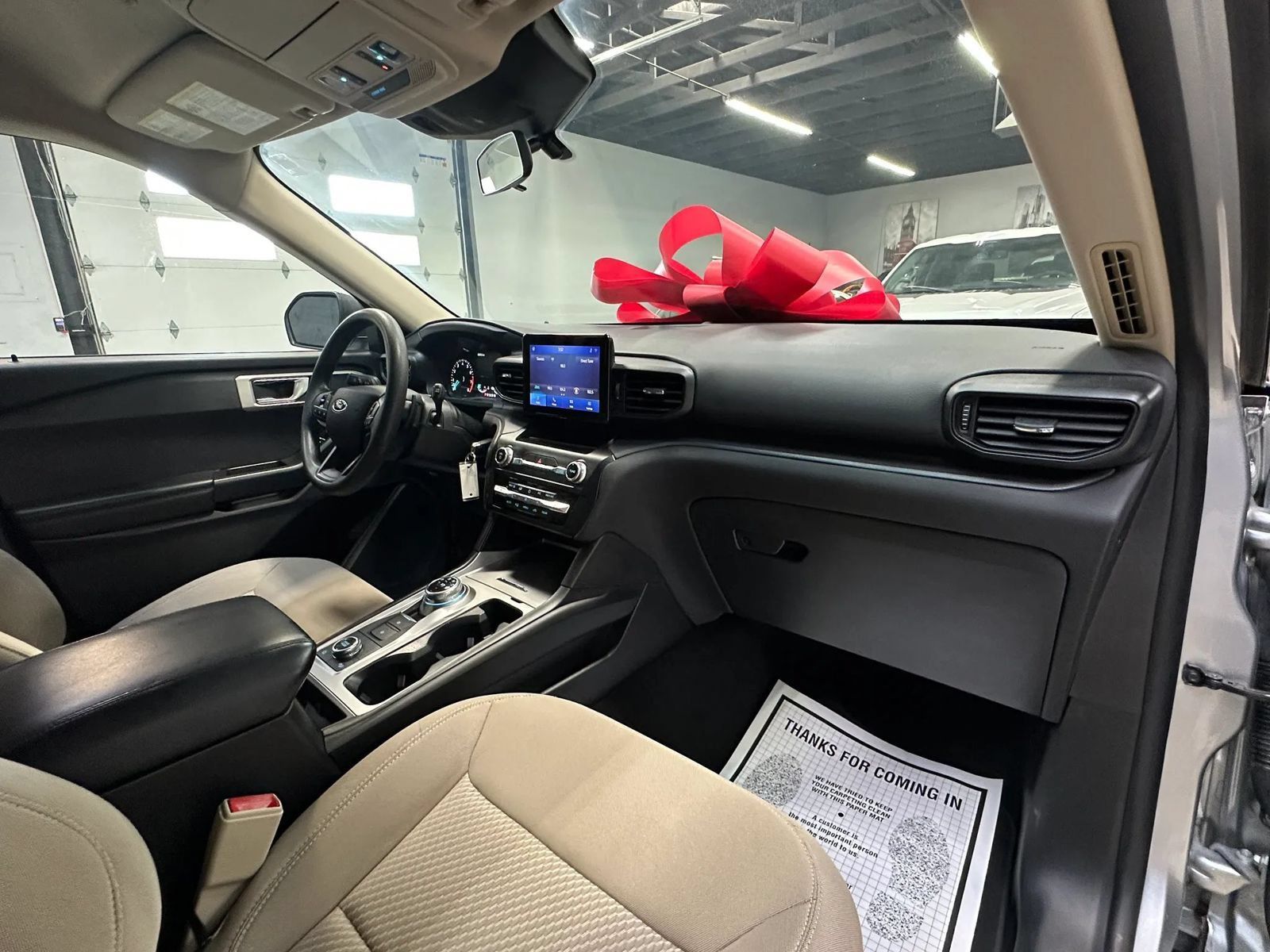 Used 2020 Ford Explorer 4WD w/ Class III Trailer Tow Package image 23