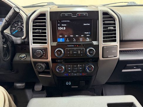 Used 2016 Ford F150 Lariat image 23