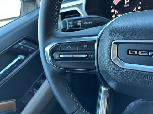 Used 2024 GMC Canyon Denali image 34