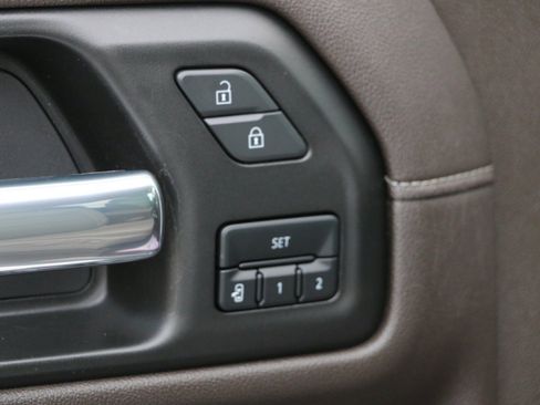 Used 2021 GMC Sierra 1500 SLT w/ SLT Premium Package image 17