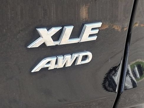Used 2021 Toyota RAV4 XLE w/ Convenience Package AWD/4WD image 29