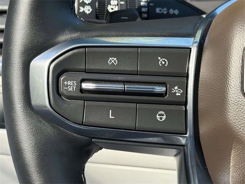 Certified 2024 GMC Acadia Denali w/ Super Cruise Package image 19