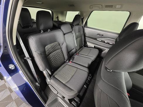 New 2025 Nissan Pathfinder SV w/ Lighting Package (N92) image 17