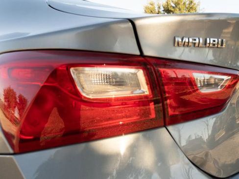 Used 2023 Chevrolet Malibu LT image 35