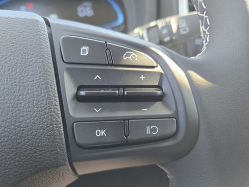 New 2025 Hyundai Venue Limited image 19