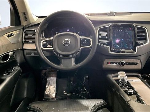 Certified 2024 Volvo XC90 B6 Ultimate w/ Lounge Package image 6