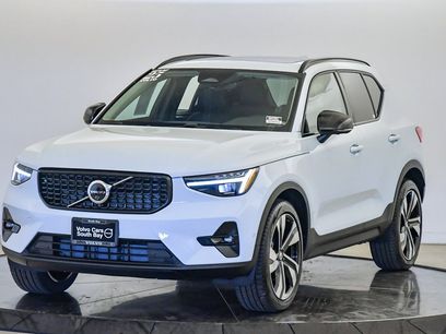 Certified 2025 Volvo XC40 B5 Plus w/ Climate Package