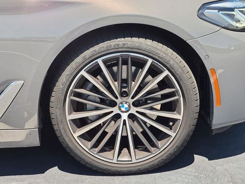 Used 2021 BMW 530i xDrive w/ Premium Package AWD/4WD image 13