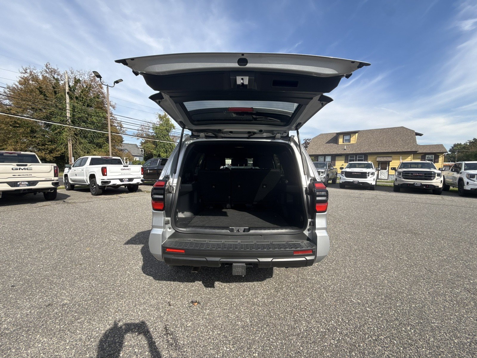 Used 2025 Toyota 4Runner SR5 AWD/4WD image 30