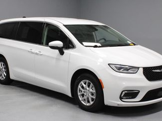 Used 2023 Chrysler Pacifica Touring-L FWD video 1