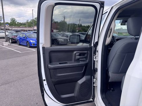 Used 2019 RAM 1500 Express w/ Express Value Package AWD/4WD image 12