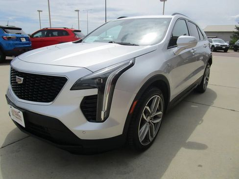 Used 2021 Cadillac XT4 Sport w/ Sun And Sound Package AWD/4WD image 5