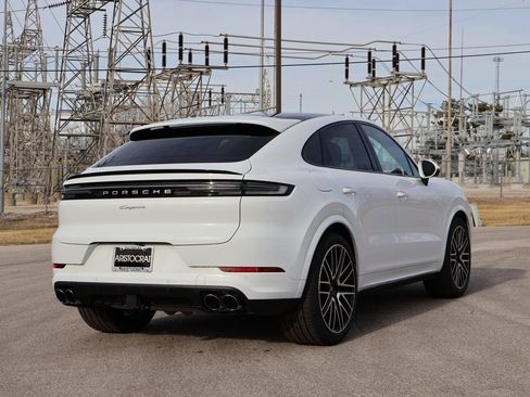 Certified 2026 Porsche Cayenne Coupe AWD/4WD image 8