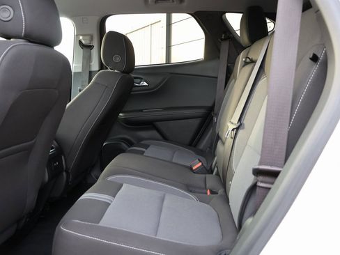 Used 2025 Chevrolet Blazer LT image 17