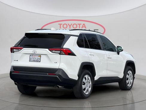 Used 2020 Toyota RAV4 LE image 4