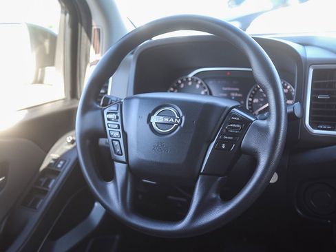 Used 2022 Nissan Frontier SV w/ Technology Package image 14