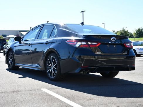 Used 2023 Toyota Camry SE w/ Cold Weather Package FWD image 5