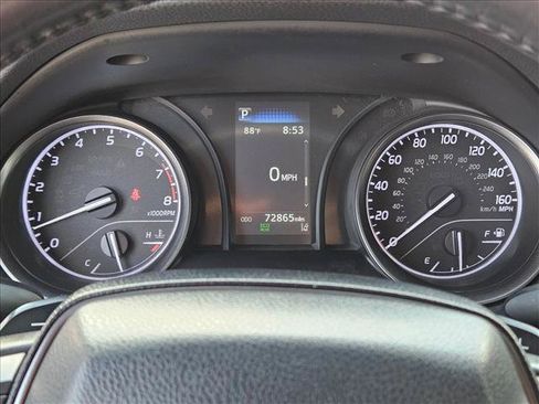Used 2023 Toyota Camry SE FWD image 11
