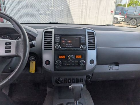 Used 2017 Nissan Frontier SV w/ SV Value Truck Package AWD/4WD image 3