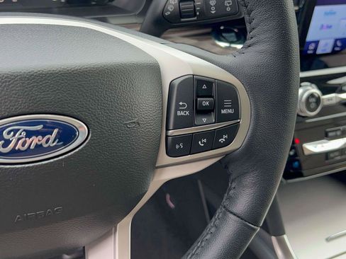 Used 2023 Ford Explorer Limited w/ Limited Technology Package AWD/4WD image 25