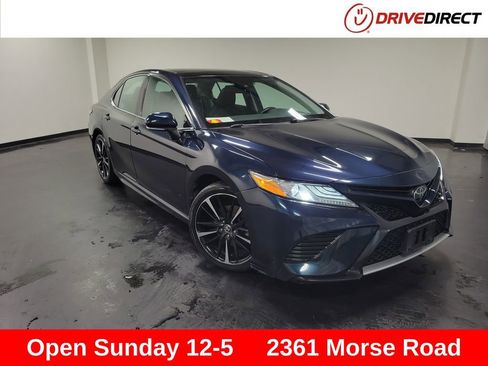 Used 2020 Toyota Camry XSE FWD image 1