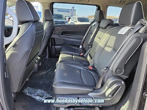 New 2026 Honda Odyssey Touring image 6