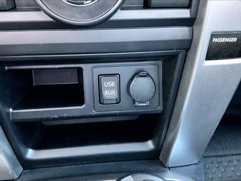 Used 2018 Toyota 4Runner SR5 AWD/4WD image 32