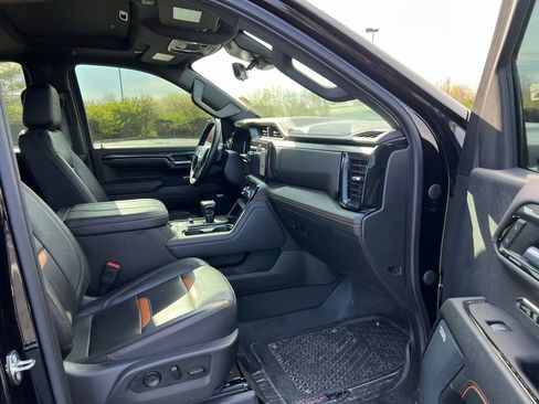 Used 2023 GMC Sierra 1500 AT4 w/ Technology Package image 10