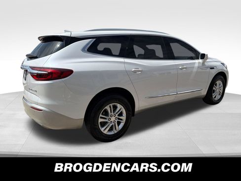 Used 2018 Buick Enclave Essence w/ Trailering Package FWD image 3