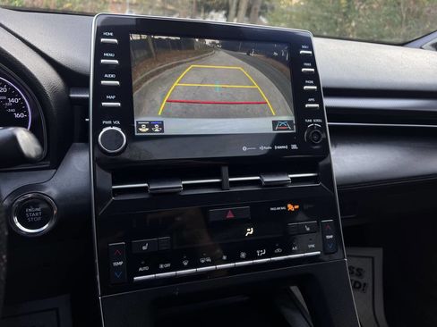 Used 2019 Toyota Avalon XSE image 17