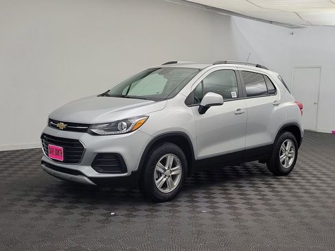 Used 2022 Chevrolet Trax LT w/ LT Convenience Package image 1