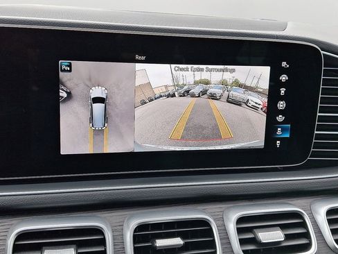 Used 2022 Mercedes-Benz GLS 450 4MATIC image 17